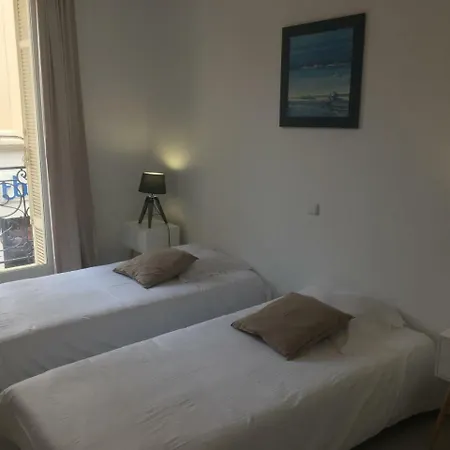 公寓式酒店 L'ambassador, Plein Centre, 50 Metres Des Plages